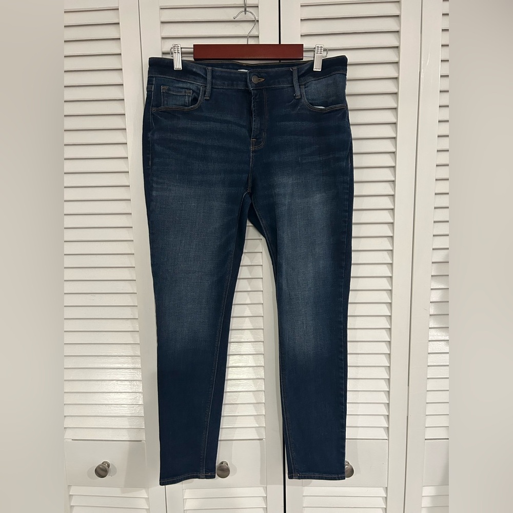 Old Navy Rockstar super skinny midrise size 14